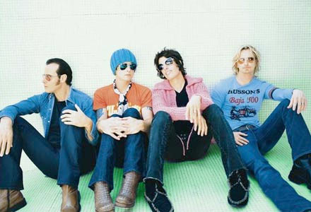 Watch Stone Temple Pilot's Scott Weiland Fall Off Stage