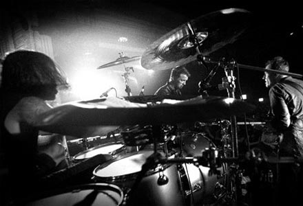 Download: Them Crooked Vultures - Mind Eraser, No Chaser